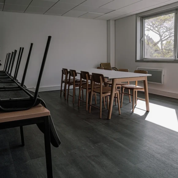 Bureau privé 75 m² 13 postes Location bureau Rue du Lieutenant Petit le Roy Chevilly-Larue 94550 - photo 4