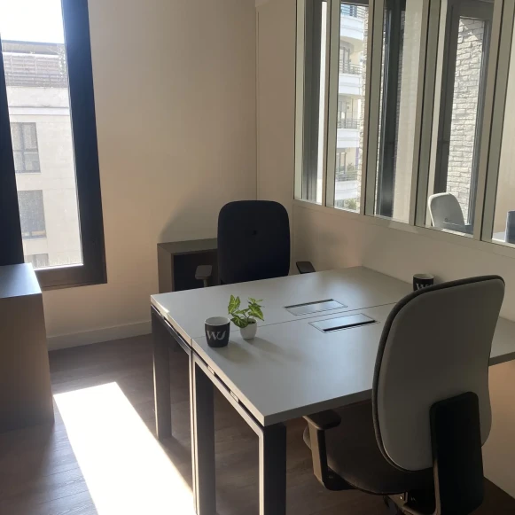 Bureau privé 7 m² 2 postes Location bureau Place Martin Levasseur Saint-Ouen-sur-Seine 93400 - photo 1
