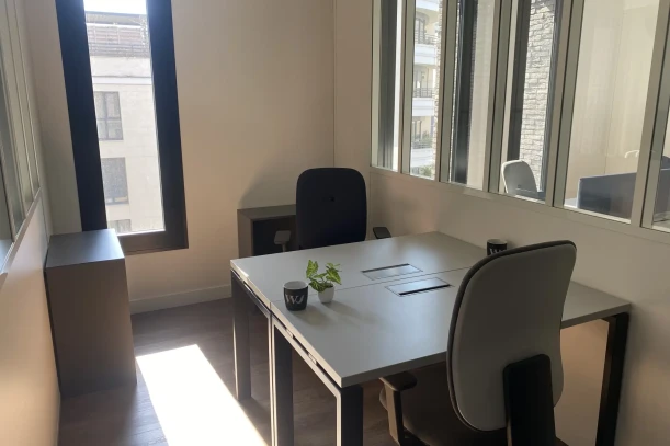 Bureau privé - 93400 - 2 postes - 800€