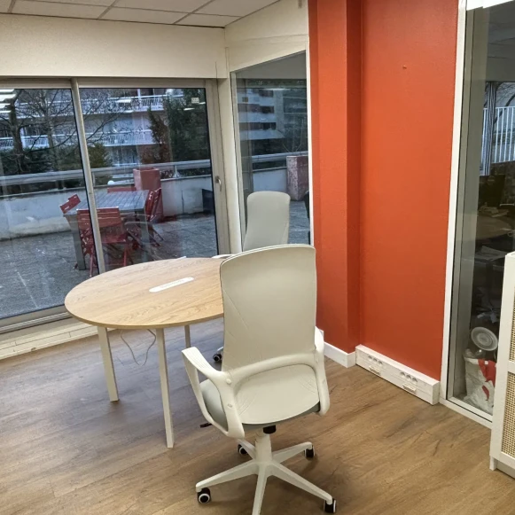 Bureau privé 18 m² 2 postes Location bureau Rue de Crimée Paris 75019 - photo 1