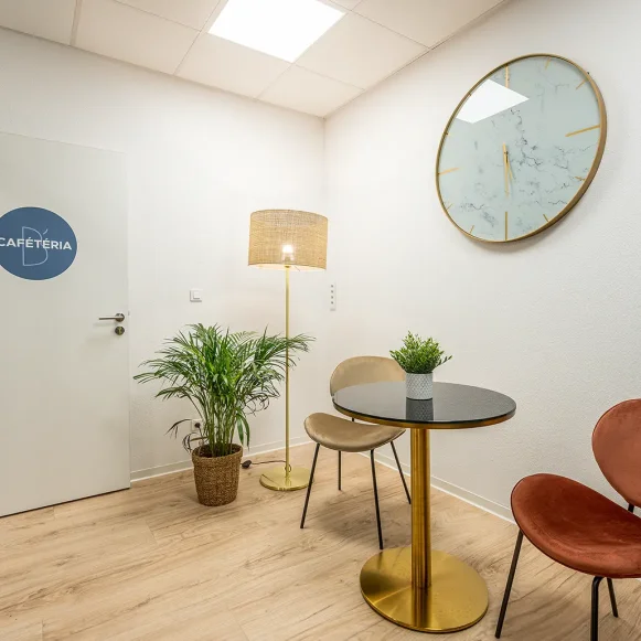 Bureau privé 15 m² 2 postes Coworking Rue des Hérons Entzheim 67960 - photo 3