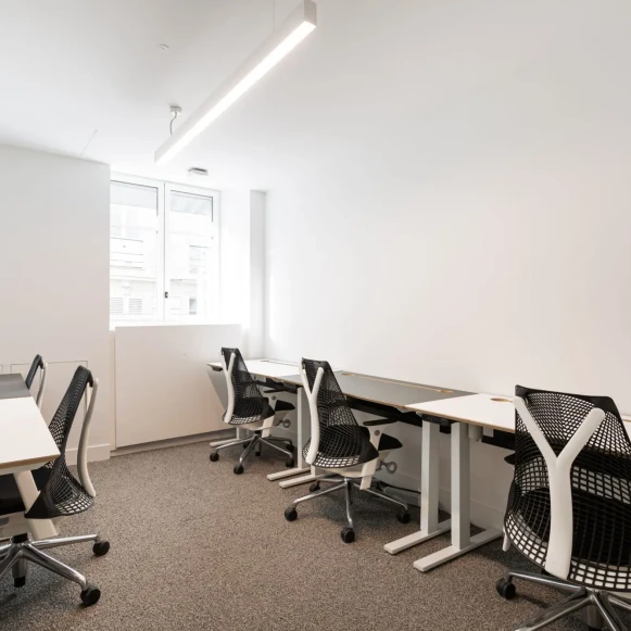 Bureau privé 15 m² 5 postes Coworking Rue de Montholon Paris 75009 - photo 3