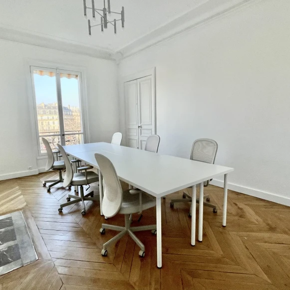 Bureau privé 20 m² 6 postes Location bureau Rue de Liège Paris 75008 - photo 3