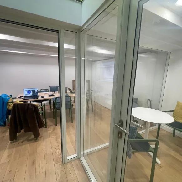 Bureau privé 200 m² 9 postes Location bureau Passage du Bureau Paris 75011 - photo 3