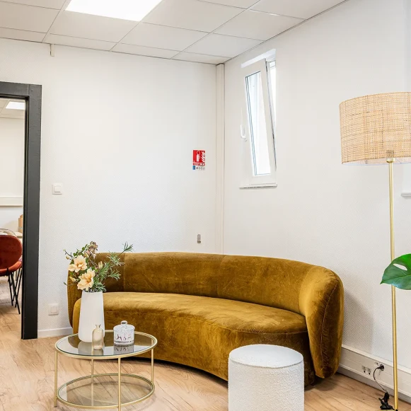 Bureau privé 15 m² 3 postes Coworking Rue Harelle Metz 57000 - photo 6