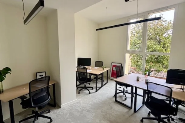 Bureau privé - 33000 - 6 postes - 2700€