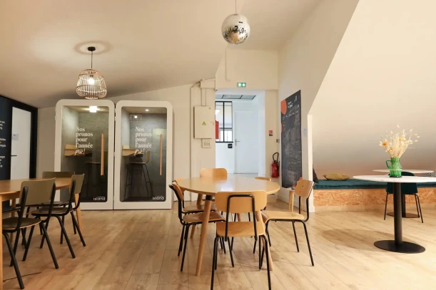 Bureau privé - 75010 - 3 postes - 1200€