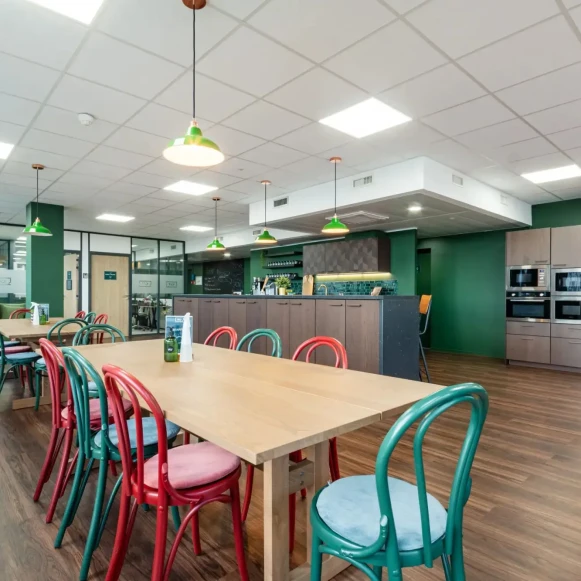 Bureau privé 10 m² 3 postes Coworking Rue Royale Saint-Cloud 92210 - photo 7