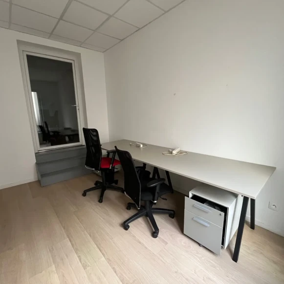 Bureau privé 10 m² 2 postes Location bureau Rue Meslay Paris 75003 - photo 1