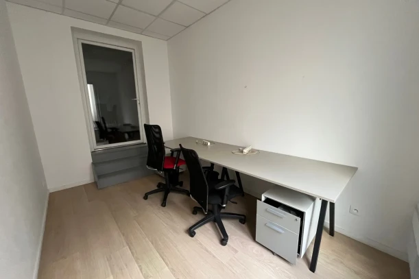 Bureau privé - 75003 - 2 postes - 590€