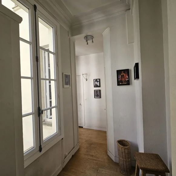 Bureau privé 24 m² 3 postes Coworking Rue Saint-Antoine Paris 75004 - photo 7