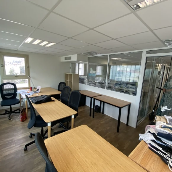 Bureau privé 21 m² 5 postes Coworking Rue Cardinet Paris 75017 - photo 11