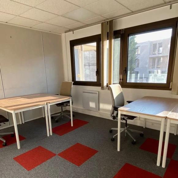 Bureau privé 15 m² 4 postes Location bureau Avenue Marceau Courbevoie 92400 - photo 3