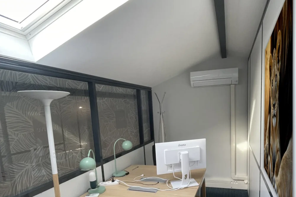 Bureau privé - 33300 - 2 postes - 550€