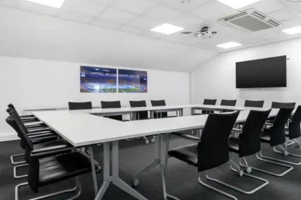 Bureau privé - 93200 - 8 postes - 6084€