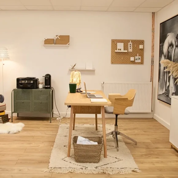 Bureau privé 10 m² 2 postes Coworking Rue des Alliés Saint-Étienne 42100 - photo 1