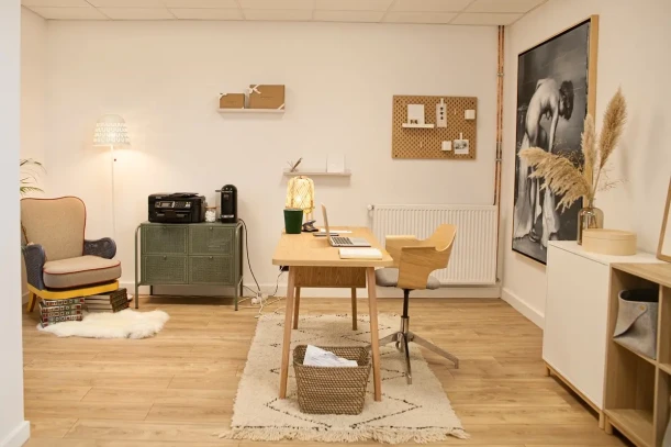 Bureau privé - 42100 - 2 postes - 425€