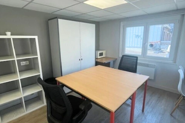 Bureau privé - 59800 - 3 postes - 400€