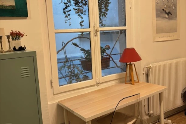 Open Space - 75003 - 1 poste - 250€