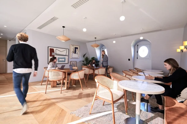 Bureau privé - 75008 - 8 postes - 7920€