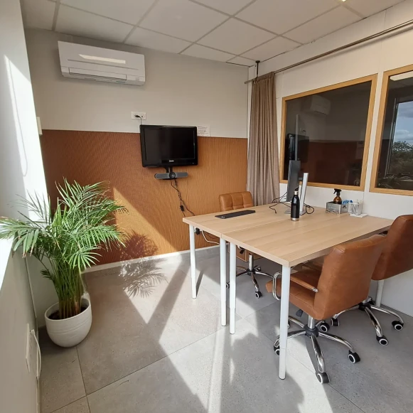 Bureau privé 32 m² 3 postes Coworking Avenue Jean Jaurès Joinville-le-Pont 94340 - photo 1