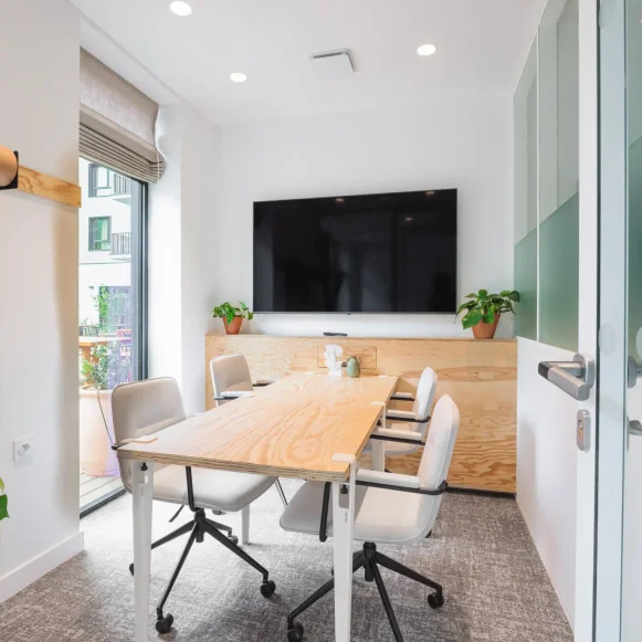 Open Space  12 postes Location bureau Rue Stephenson Montigny-le-Bretonneux 78180 - photo 9