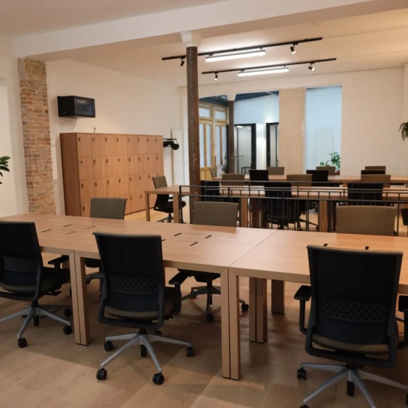 Espace indépendant 194 m² 30 postes Coworking Rue de Rocroy Paris 75010 - photo 3