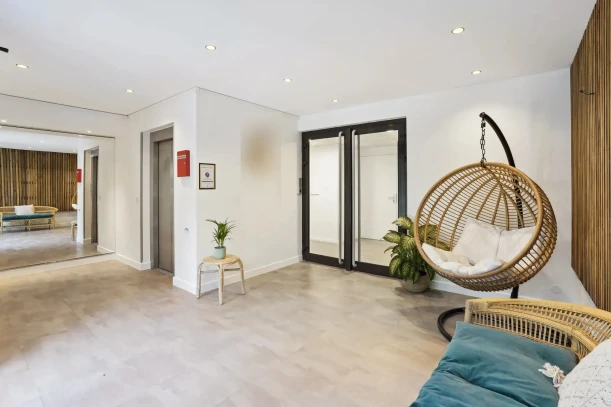 Open Space - 92500 - 10 postes - 290€