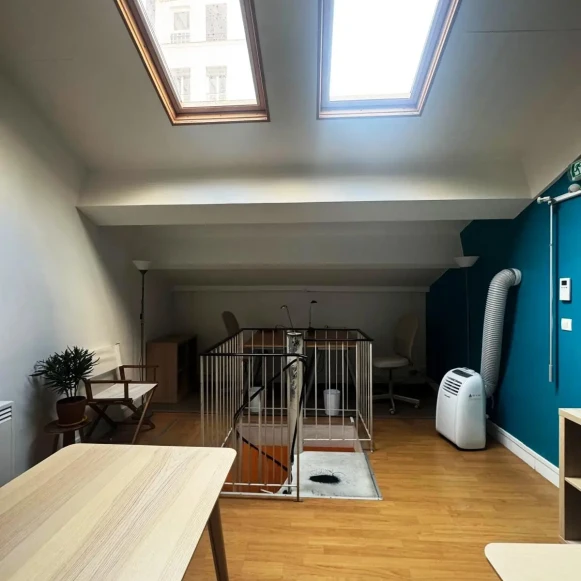 Bureau privé 38 m² 8 postes Location bureau Rue du Grand Prieuré Paris 75011 - photo 4