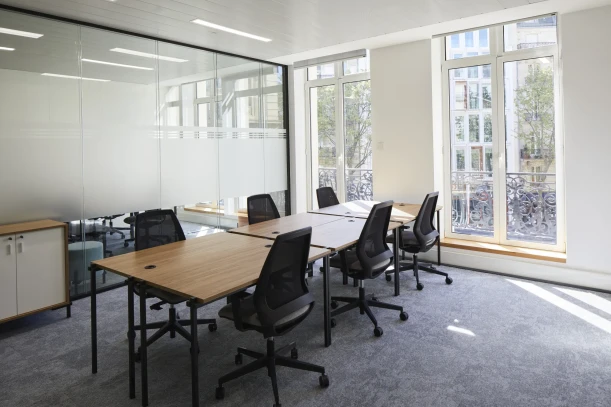 Bureau privé - 75008 - 5 postes - 4350€