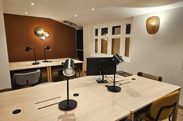 Open Space - 75018 - 14 postes - 250€