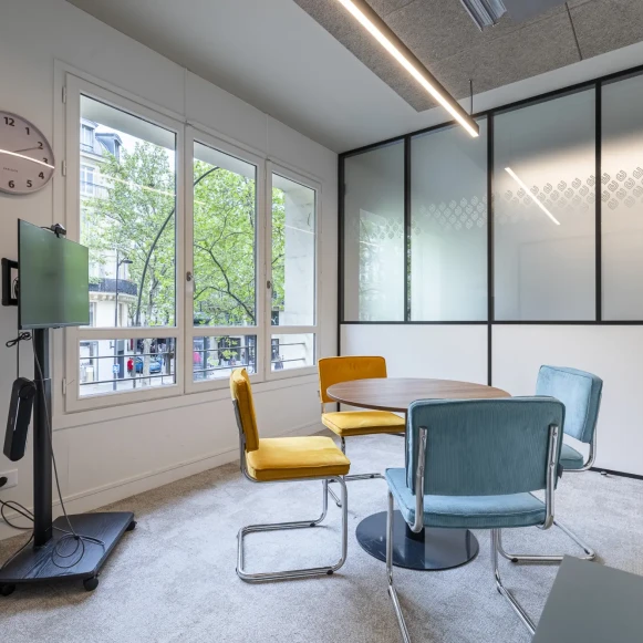 Espace indépendant 180 m² 26 postes Location bureau Boulevard de Sébastopol Paris 75001 - photo 5