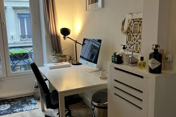 Open Space - 75008 - 1 poste - 400€