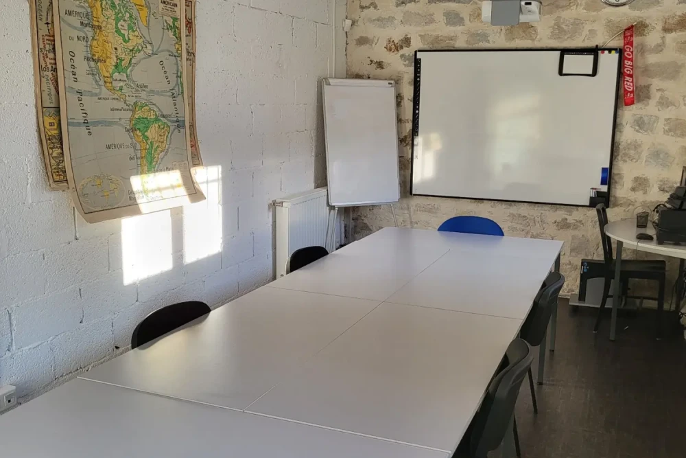 Bureau privé - 25000 - 2 postes - 500€