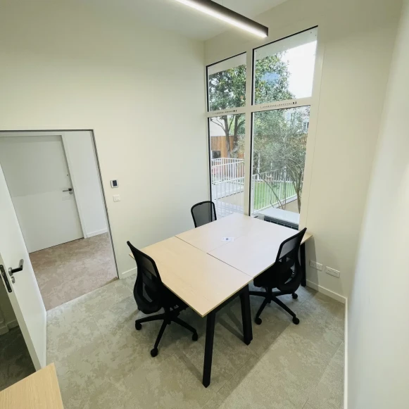 Bureau privé 15 m² 3 postes Location bureau Rue Turenne Bordeaux 33000 - photo 1