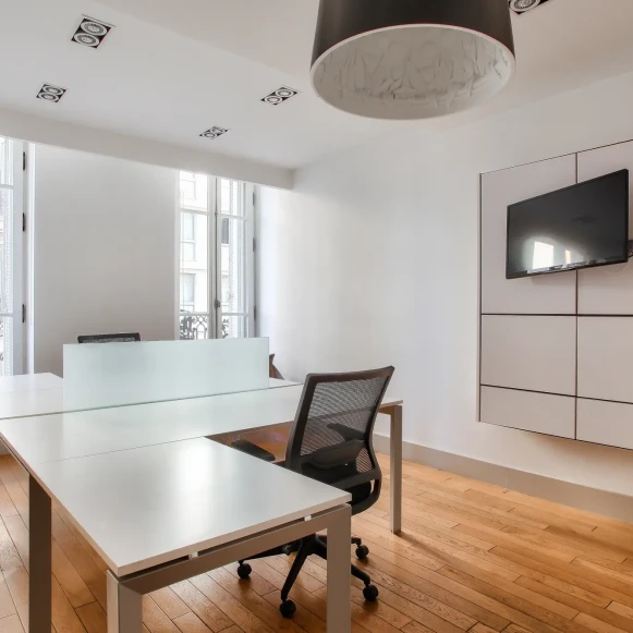 Bureau privé 20 m² 2 postes Location bureau Rue de Forbin Marseille 13002 - photo 1