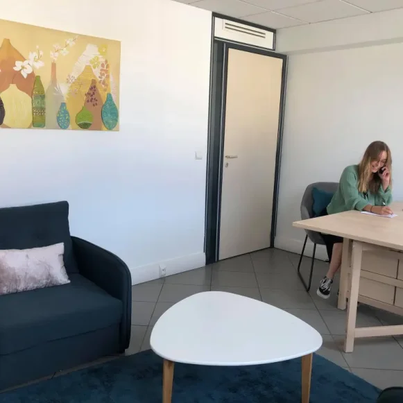 Bureau privé 20 m² 1 poste Location bureau Rue Francoeur Viry-Châtillon 91170 - photo 1