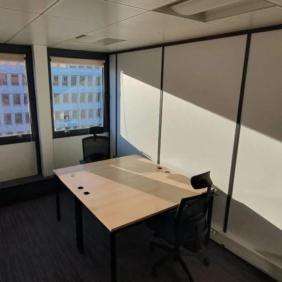 Bureau privé 11 m² 4 postes Location bureau Rue du Chevaleret Paris 75013 - photo 1