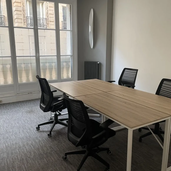 Bureau privé 20 m² 4 postes Location bureau Avenue du Colonel Bonnet Paris 75016 - photo 2