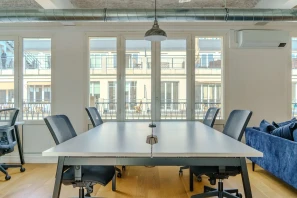 Open Space - 75010 - 6 postes - 500€