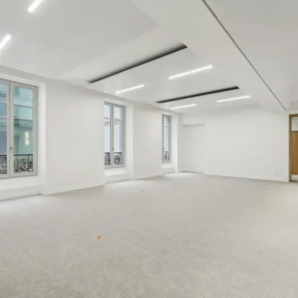Espace indépendant 375 m² 52 postes Location bureau Rue La Boétie Paris 75008 - photo 1
