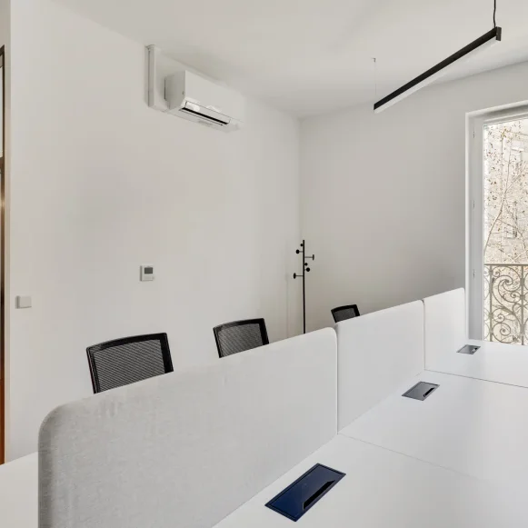 Espace indépendant 70 m² 10 postes Location bureau Avenue Franklin Delano Roosevelt Paris 75008 - photo 2