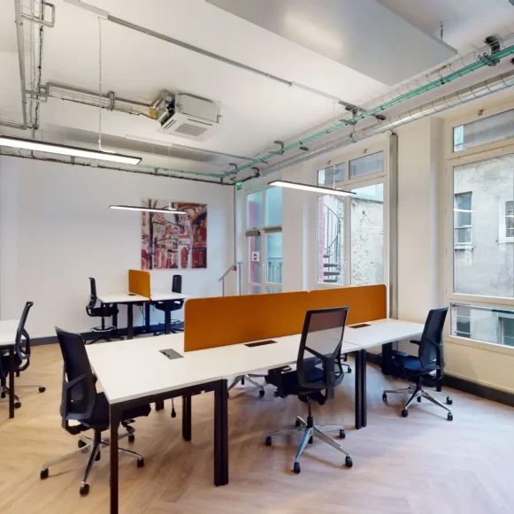 Espace indépendant 101 m² 22 postes Location bureau Rue des Petits Hôtels Paris 75010 - photo 1