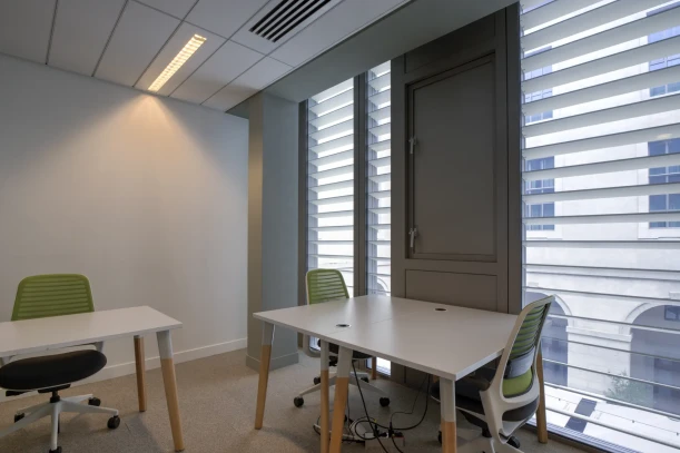 Bureau privé - 69002 - 3 postes - 1680€