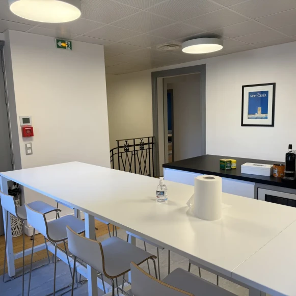 Bureau privé 80 m² 15 postes Location bureau Rue Drouot Paris 75009 - photo 5