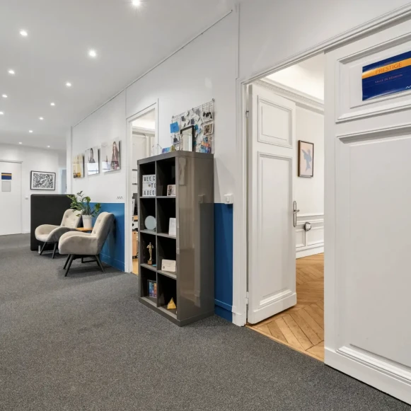 Bureau privé 50 m² 12 postes Coworking Rue d'Antin Paris 75002 - photo 6