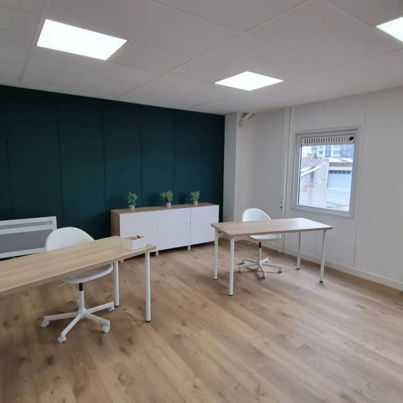 Bureau privé 25 m² 2 postes Coworking Rue du Dronckaert Roncq 59223 - photo 4
