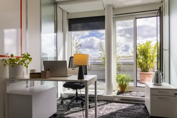 Bureau privé - 92130 - 2 postes - 832€