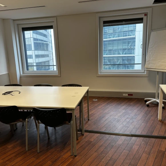 Bureau privé 33 m² 8 postes Coworking Rue Hoche Puteaux 92800 - photo 4