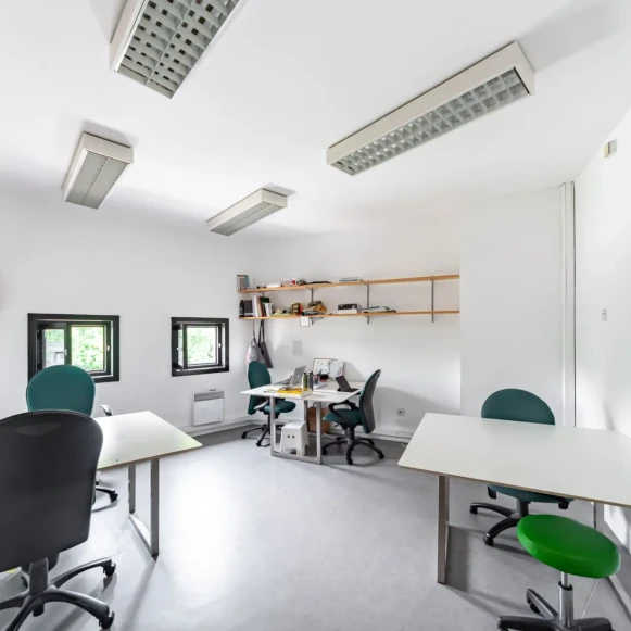 Open Space  6 postes Location bureau Avenue Jean Jaurès Paris 75019 - photo 1